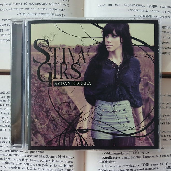 Stina Girs - Sydän edellä (CD)
