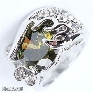 56 .. 14k White Swarovski Crystal Emerald .. Sormus