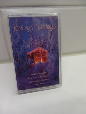 JOULUYÖ , JUHLAYÖ