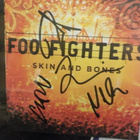 FOO FIGHTERS TAULU KOKO BÄNDIN NIMMAREILLA ! - pikkukuva 2