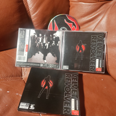 VELVET REVOLVER -contraband CD.