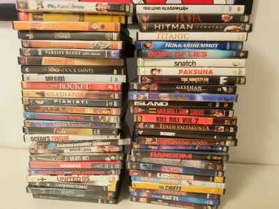 54 kpl. DVD elukuvia (1)