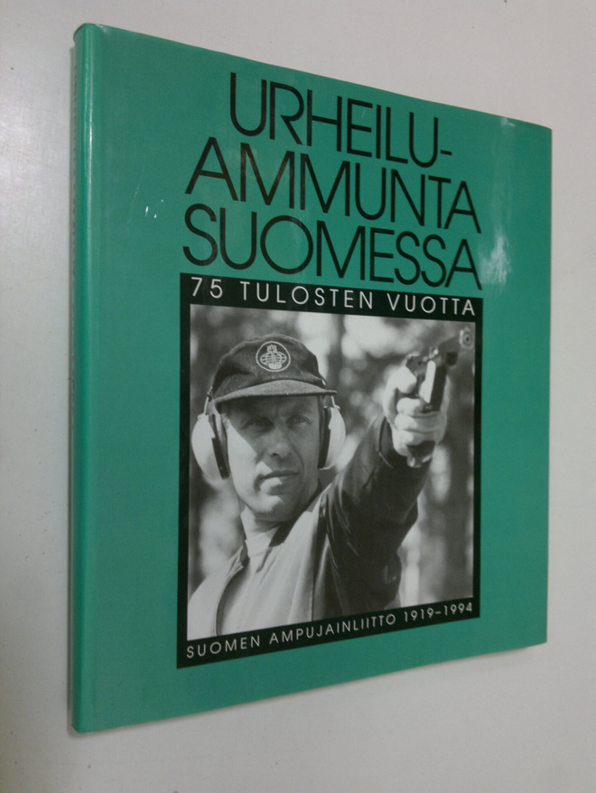 Urheiluammunta Suomessa : 75 tulosten vuotta : Suomen amp...