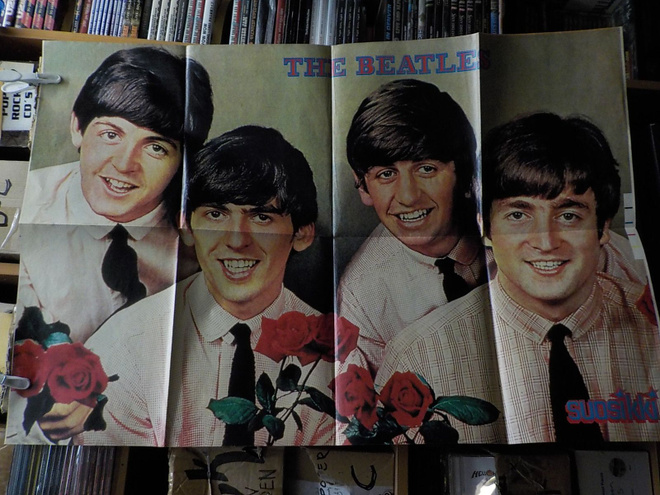 THE BEATLES JULISTE SUOSIKKI LEHDESTÄ