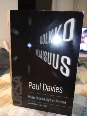 Paul Davies :  Kolkko hiljaisuus ( SIS POSTIKULU)
