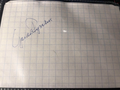 Näyttelijä Gerda Ryselin nimikirjoitus paperilla