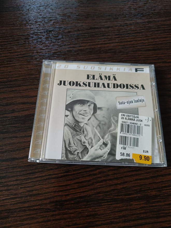 ELÄMÄ JUOKSUHAUDOISSA 20 SUOSIKKIA