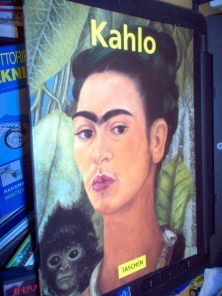 Frida Kahlo 1907-1954  Tuska ja intohimo ( Taschen )