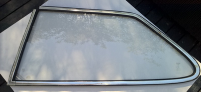 SAAB 900 TAKASIVULASI