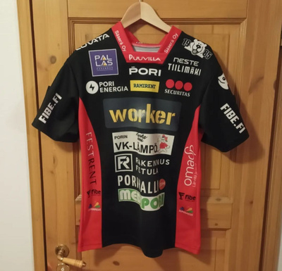 Pesäkarhut Annika Linna