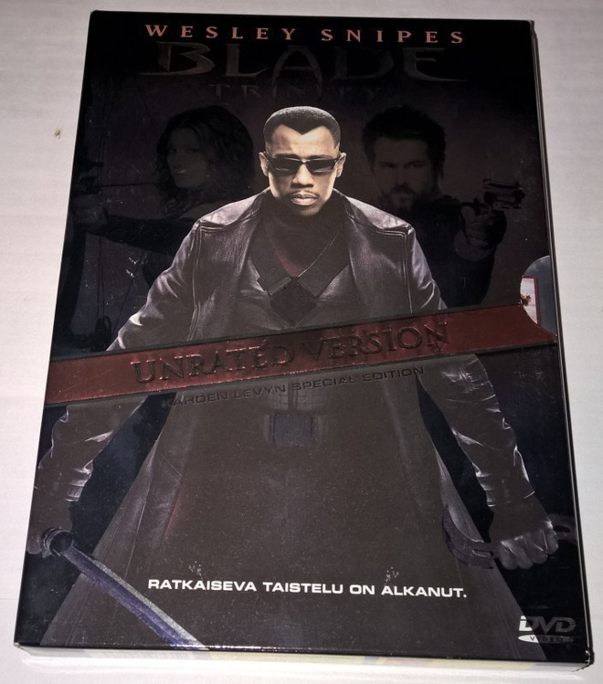 BLADE TRINITY  UNRATED VERSION   DVD X 2