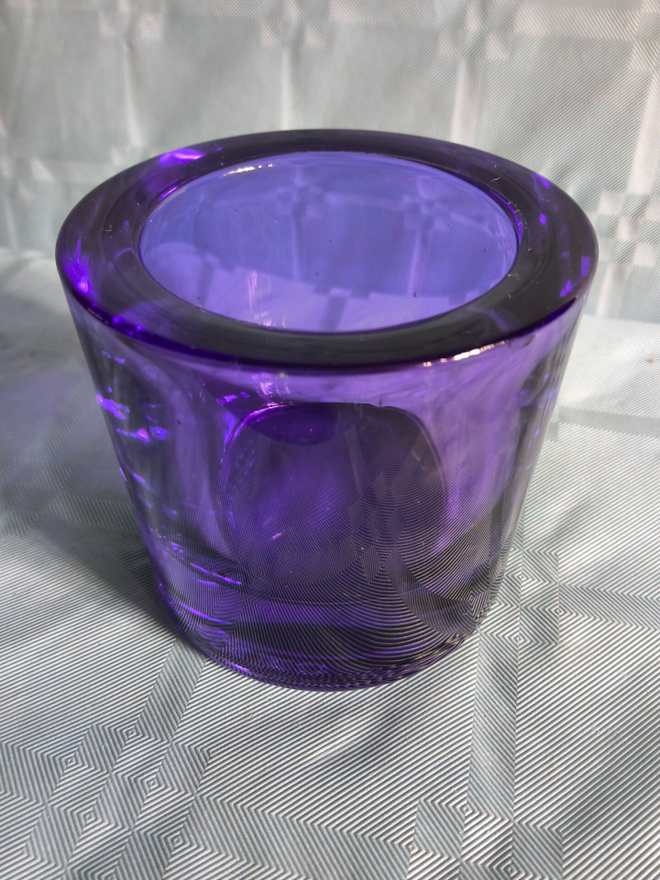 Violetti, tarraton marimekko kivi-tuikku