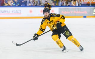 #63 MIKKO PETMAN, keltainen finaalipelattu pelipaita