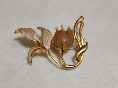 Vintage emaloitu solki Gold plated rintakoru rintaneula