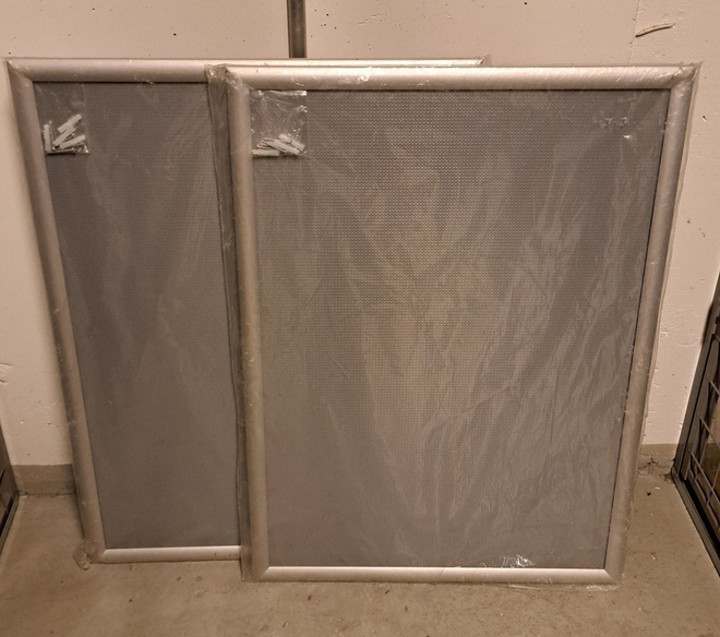 Uudet julistetaulut seinäkiinnityksellä 2 KPL