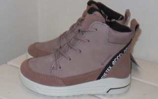 27 - Ecco Urban Snowboarder goretex talvikengät * UUDET