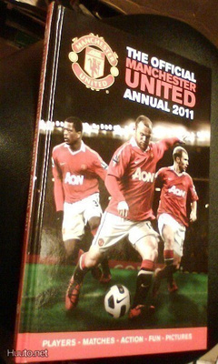 The Official MANCHESTER UNITED Annual 2011 (Sis.postikulut)