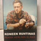 John Simon - Koneen ruhtinas: Pekka Herlinin elämä (sid.) - pikkukuva 1