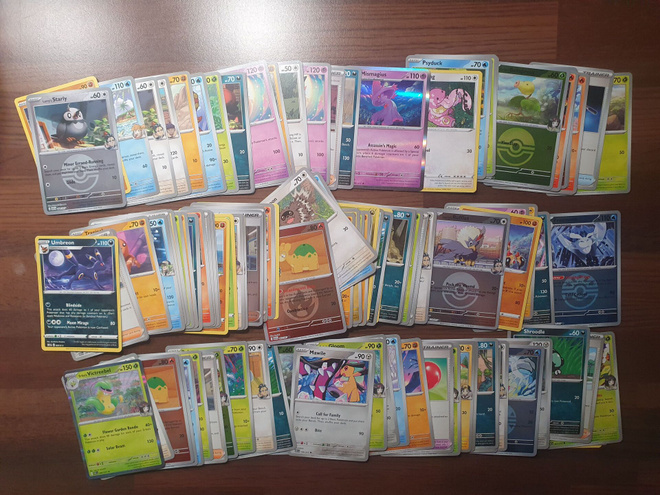 Pokemon kortteja 450 kpl