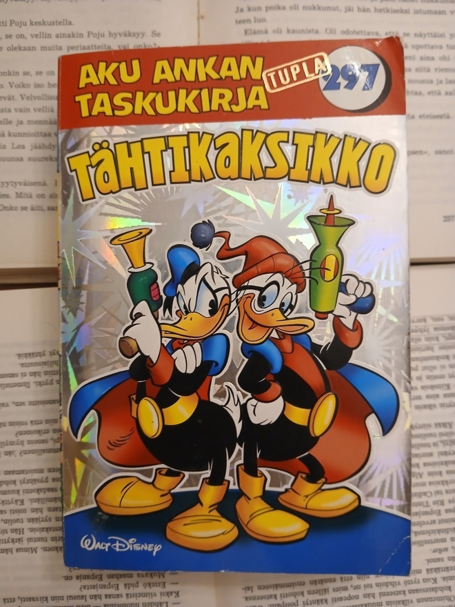 Aku Ankan taskukirja tupla 297: Tähtikaksikko (pokkari)
