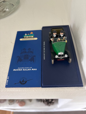 Tintin auto - Mustan kullan maa