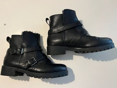 H&M Talvinilkkurit