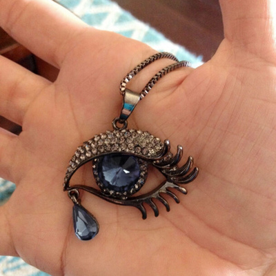 1240 .. Woman Blue Evil Eye Crystal .. Kaulakoru
