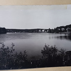 Hyrynsalmi, näkymä järven yli asutukseen, ei p. - pikkukuva 1