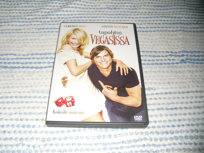 TAPAHTUI VEGASISSA (Ashton Kutcher)***