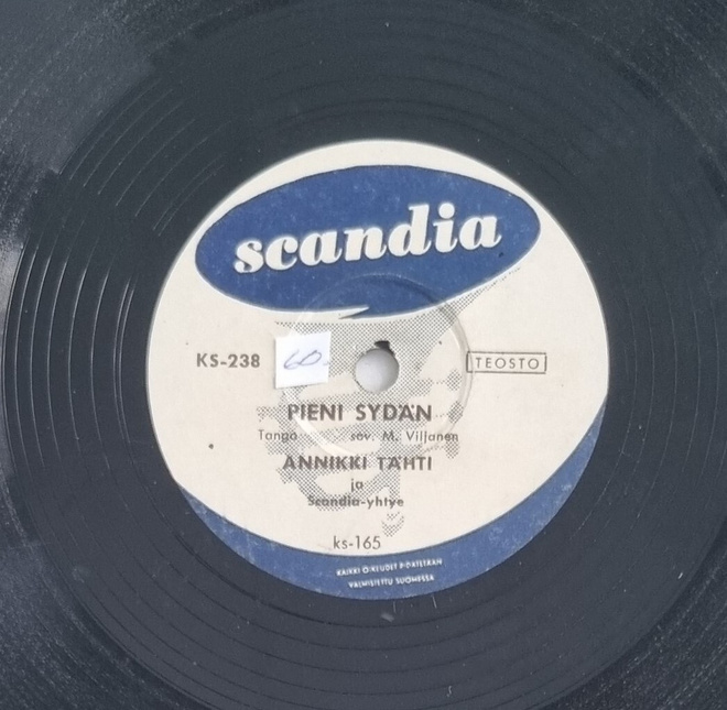 Savikiekko 1955 - Annikki Tähti - Scandia KS-238