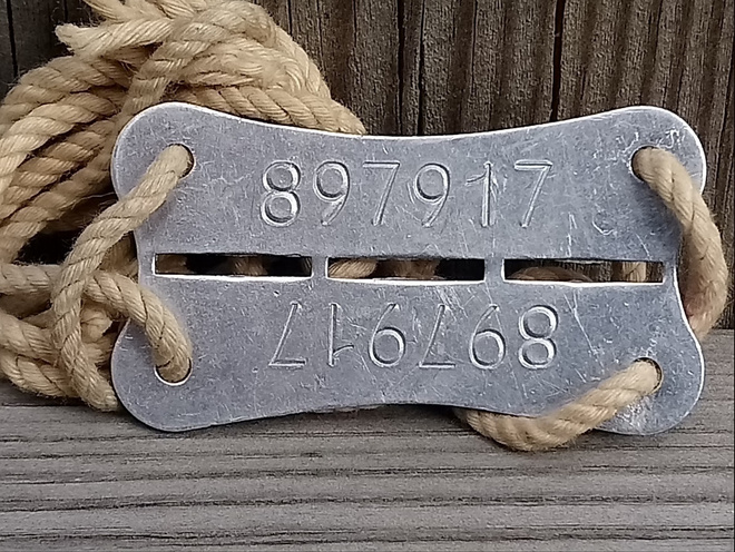 Sotaaikainen Levy. Alkuperäinen nauha. Halkaisija - 58mm
