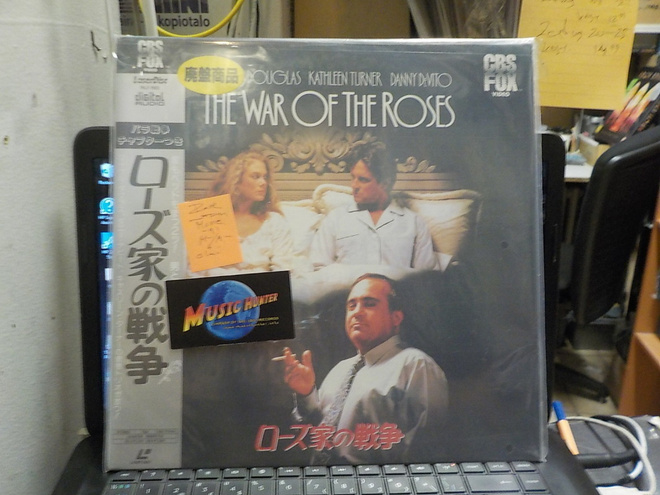 THE WAR OF THE ROSES M-/M- LASER DISC