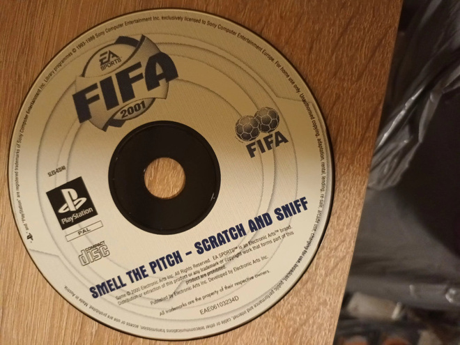 SLES-03140 Sony playstation fifa 2001 PAL L EAE06103234D