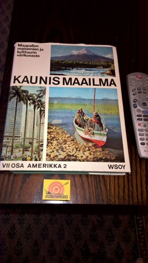 Kaunis Maailma kirja siistissä kunnossa