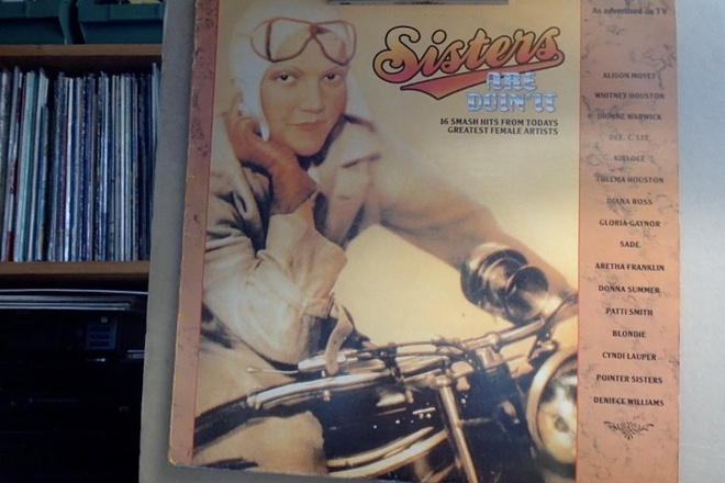 SISTERS ARE DOIN' IT :: COMPILATION VINYYLI  LP ::  UK-1986