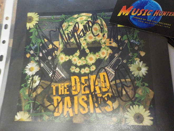 DEAD DAISIES KUVA KOKO BÄNDIN NIMAREILLA!