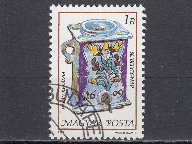 Unkari 1985 Mi 3783 Haban Ceramics (water holder)