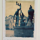 "Kolme seppää-patsas"-KULKEMATON POSTIKORTTI - pikkukuva 1