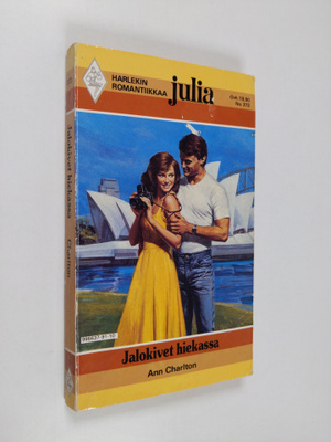 Ann Charlton : Jalokivet hiekassa