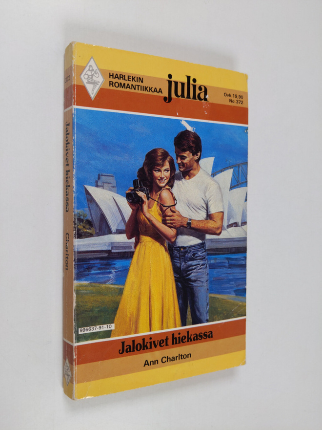 Ann Charlton : Jalokivet hiekassa