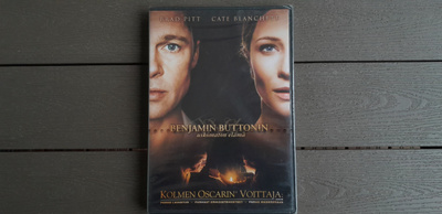 DVD: Benjamin Buttonin Uskomaton Elämä (Brad Pitt 2008) UUSI
