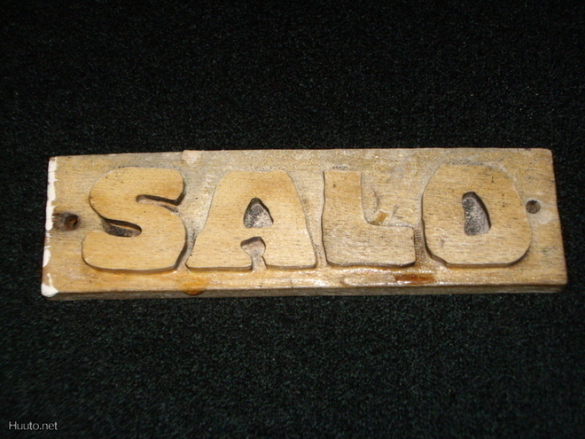 SALO -sukunimikyltti  puuta 5x17cm