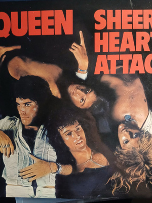 Queen : Sheer Heart Attack.