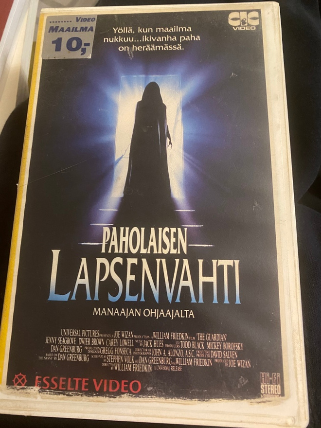 Paholaisen lapsenvahti VHS