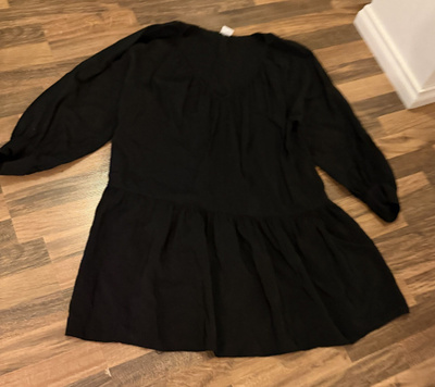 Leveähelmainen mekko koko 38
