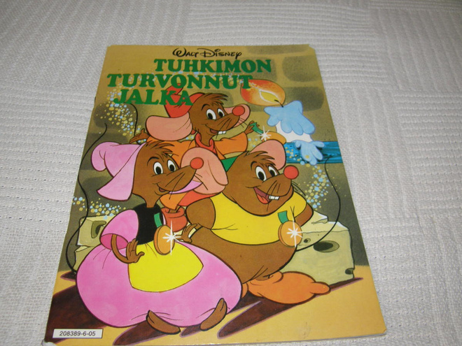 Walt Disney Tuhkimon turvonnut jalka