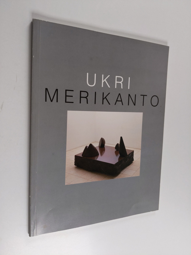 Eero ym. (toim.) Hellsten : Ukri Merikanto - kuvanveistäj...