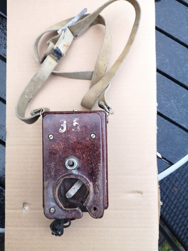 Militaria, meriantiikki, sukellusveneen taskulamppu?