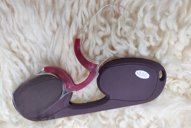 Sangattomat silmälasit ja oma silmälasi kotelo unisex