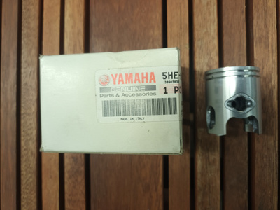 Yamaha Aerox YQ50 skootterin mäntä 5HE-E1635-00